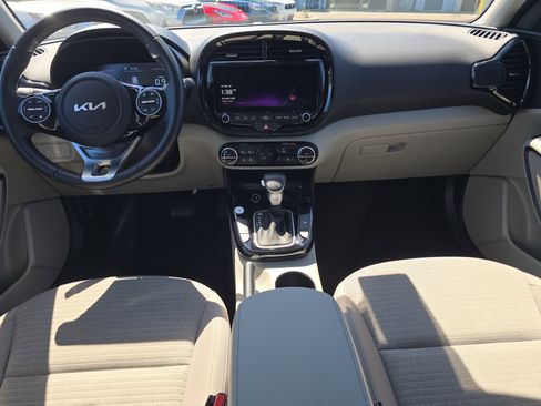 Certified 2023 Kia Soul EX image 12