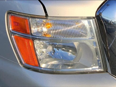 Used 2016 Nissan NV 3500 SL image 24