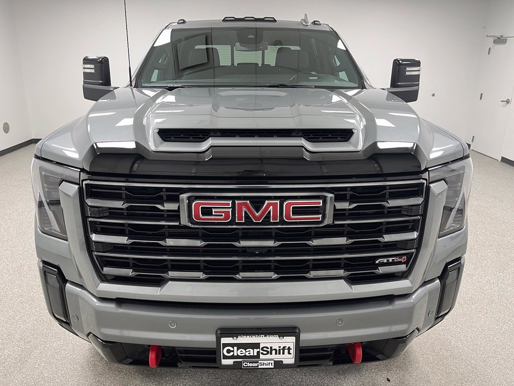 Used 2024 GMC Sierra 2500 AT4 w/ AT4 Preferred Package AWD/4WD image 3