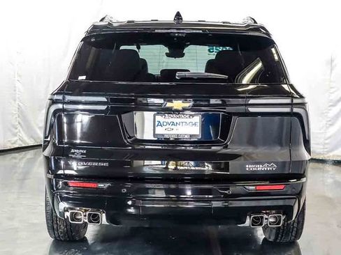 Used 2025 Chevrolet Traverse High Country FWD image 8
