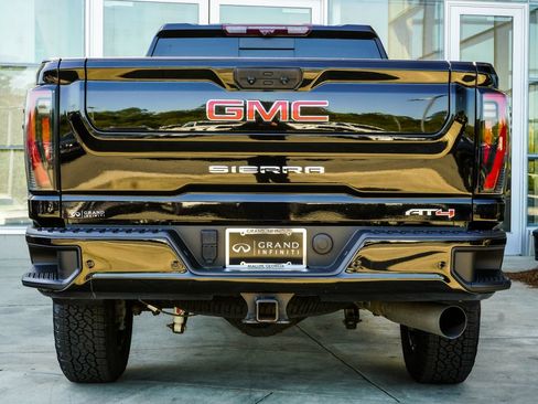Used 2024 GMC Sierra 2500 AT4 w/ AT4 Premium Plus Package AWD/4WD image 12