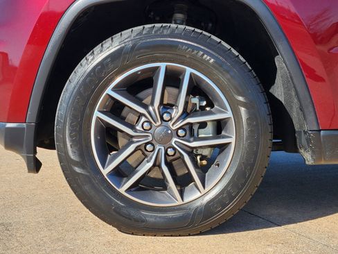 Used 2020 Jeep Grand Cherokee Limited image 14