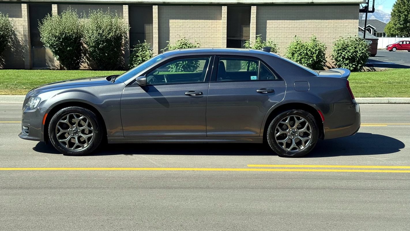 Used 2018 Chrysler 300 S w/ S Model Appearance Package AWD/4WD image 2