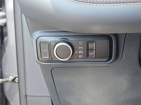 Used 2025 Ford Explorer Active AWD/4WD image 33