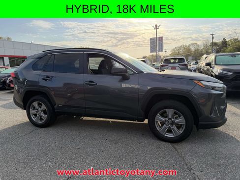 Certified 2025 Toyota RAV4 LE AWD/4WD image 9