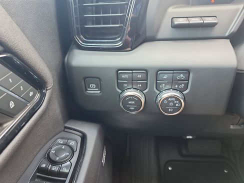 Used 2024 GMC Sierra 2500 AT4 w/ AT4 Premium Plus Package AWD/4WD image 25