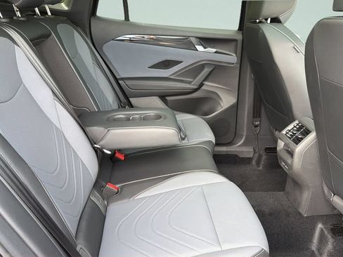 New 2026 Volkswagen Tiguan SE R-Line FWD image 31