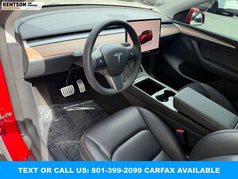 Used 2023 Tesla Model Y Performance image 29