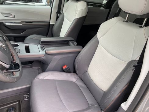 Used 2023 Toyota Sienna XSE w/ XSE Plus Package image 36