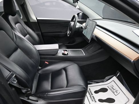 Used 2022 Tesla Model Y Performance image 34