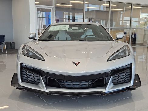 New 2027 Chevrolet Corvette Z06 RWD image 6