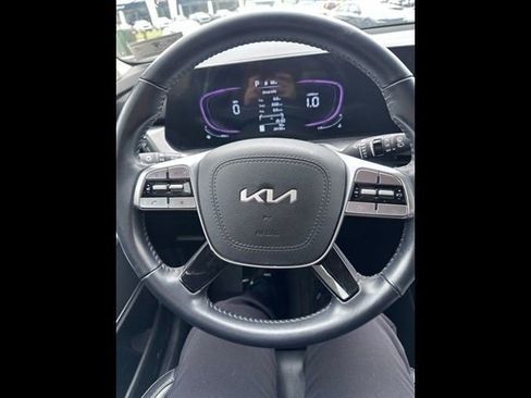 Used 2025 Kia Telluride S FWD image 19