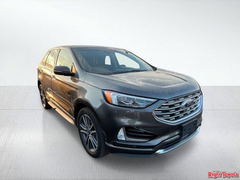 Used 2019 Ford Edge Titanium w/ Equipment Group 301A FWD image 5