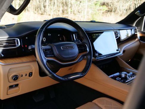 Used 2022 Jeep Grand Wagoneer Series III w/ Rear Seat Video Group 1 image 23