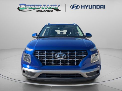 Certified 2024 Hyundai Venue SEL FWD image 3