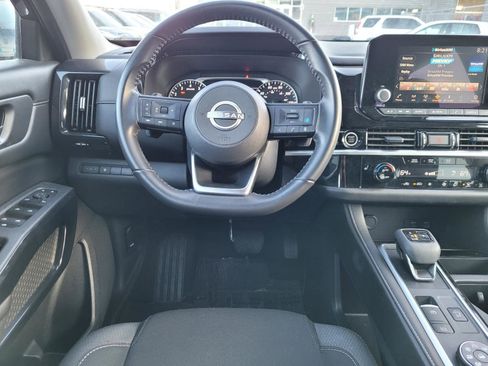 Used 2024 Nissan Pathfinder SV AWD/4WD image 16