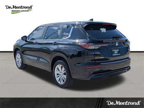 New 2025 Mitsubishi Outlander ES image 7