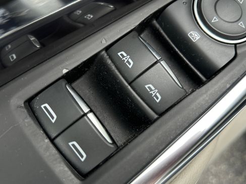 Used 2019 Cadillac XT4 Luxury image 36