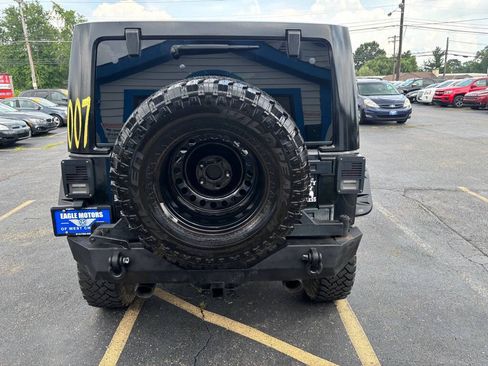 Used 2016 Jeep Wrangler Unlimited Sport w/ Quick Order Package 24S AWD/4WD image 6