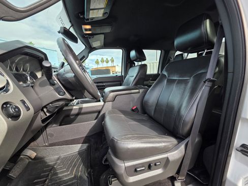 Used 2011 Ford F250 Lariat w/ Lariat Interior Pkg image 9
