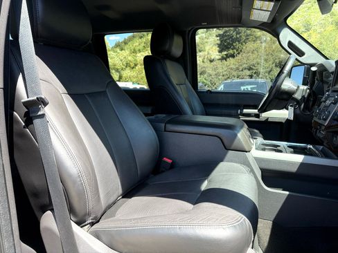 Used 2016 Ford F250 Lariat w/ Chrome Package image 14