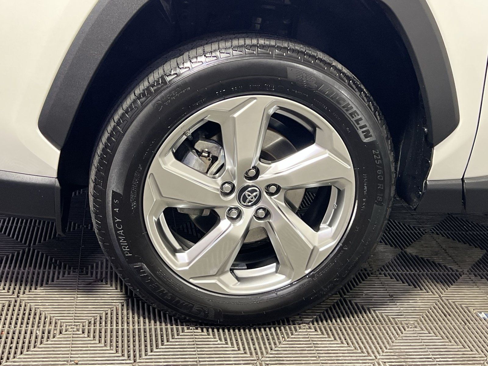 Used 2019 Toyota RAV4 Limited AWD/4WD image 12