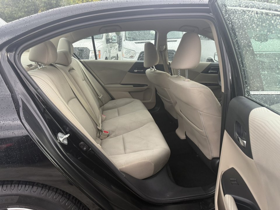 Used 2017 Honda Accord LX image 10