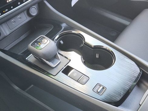 New 2025 Nissan Rogue SV w/ SV Premium Package FWD image 18