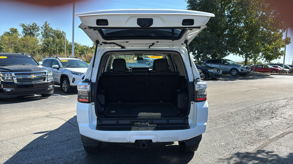 Used 2016 Toyota 4Runner SR5 Premium AWD/4WD image 9
