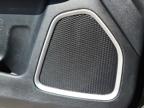 Used 2018 Jeep Compass Latitude w/ Cold Weather Group image 30