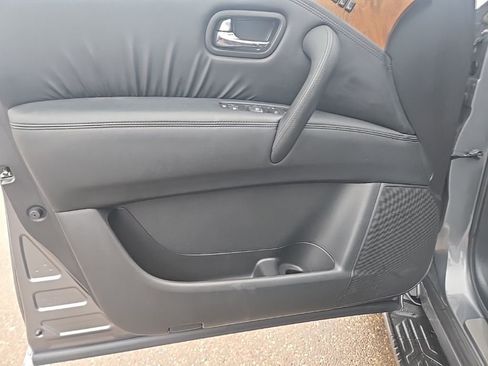 Used 2024 Nissan Armada SL w/ Captain's Chairs Package image 12