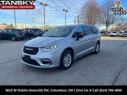 Used 2026 Chrysler Pacifica Select