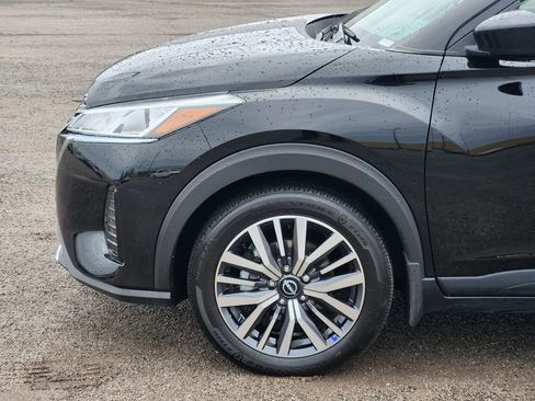 Used 2023 Nissan Kicks SV image 7