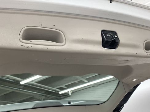 Used 2023 Chrysler Pacifica Touring-L image 33