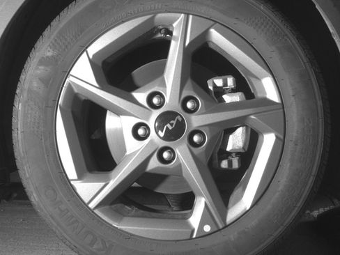 Used 2025 Kia K4 LXS image 13