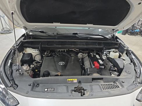 Used 2021 Toyota Highlander Platinum FWD image 35