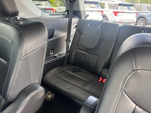 Used 2023 Ford Explorer XLT w/ Equipment Group 202A AWD/4WD image 19