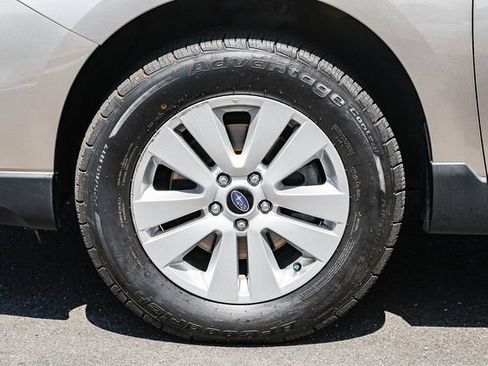 Used 2016 Subaru Outback 2.5i Premium AWD/4WD image 11