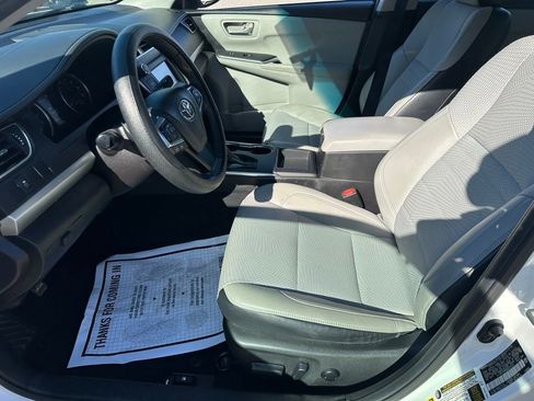 Used 2016 Toyota Camry SE image 23