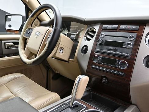 Used 2012 Ford Expedition XLT image 12
