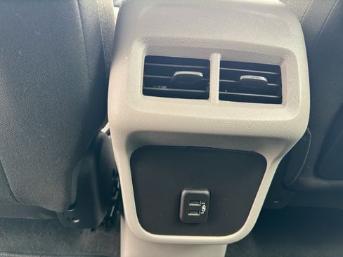 Used 2024 GMC Terrain SLE FWD image 22