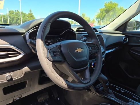 Used 2022 Chevrolet TrailBlazer LS FWD image 12