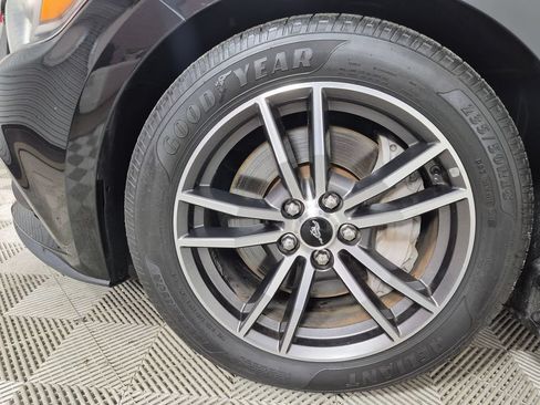 Used 2017 Ford Mustang GT Premium RWD image 27