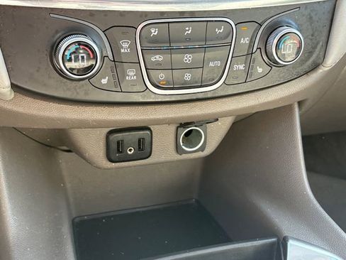 Used 2019 Chevrolet Traverse LT w/ LT Premium Package image 15