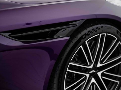 Used 2024 Aston Martin DB12 Coupe image 9