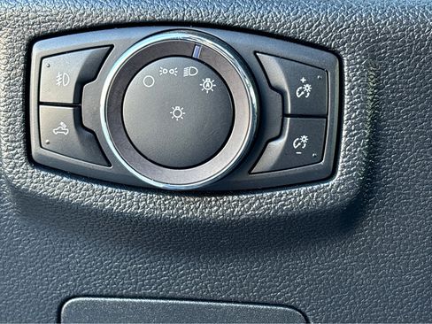 Used 2019 Ford F150 Lariat w/ Trailer Tow Package image 15