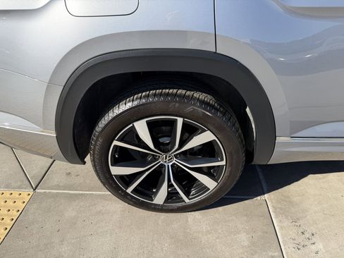 Used 2024 Volkswagen Atlas SEL Premium R-Line image 15