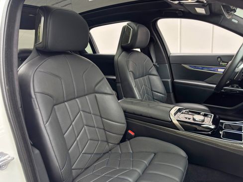 Used 2023 BMW 740i w/ Parking Assistance Package RWD image 47
