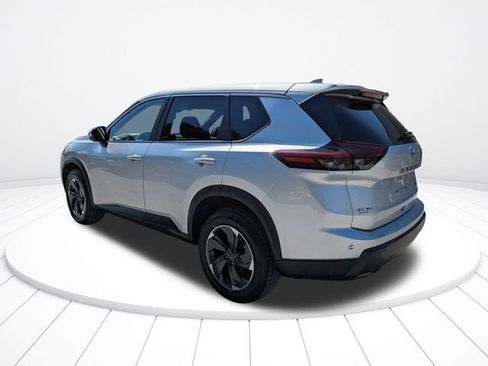 Used 2024 Nissan Rogue SV FWD image 6