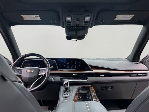 Used 2023 Cadillac Escalade ESV Premium Luxury image 10